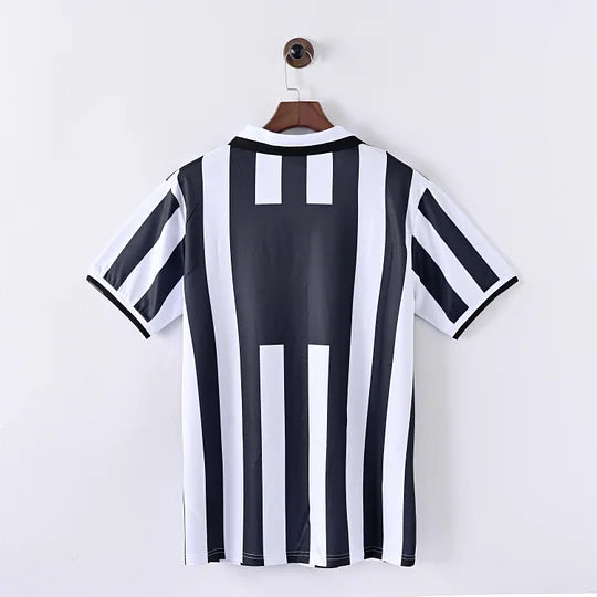 1996/1997 Retro Juventus Football Shirt Home