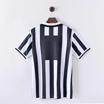 1996/1997 Retro Juventus Football Shirt Home