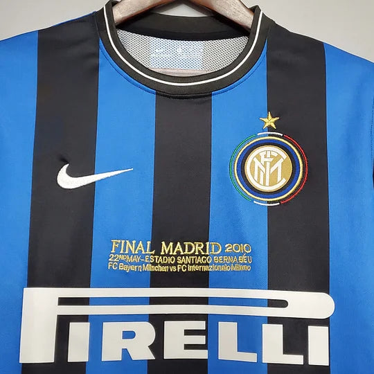 2009/2010 Retro Internazionale Milan Home Football Jersey